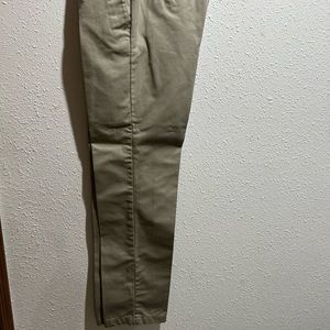 Men’s  Izod  American Chino pants  size 32/34